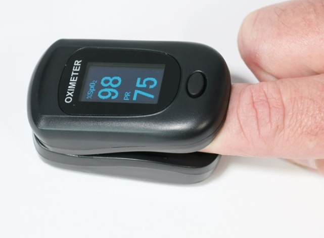 Creative PC-60B1 Finger Pulse Oximeter Black - The Oxygenstore