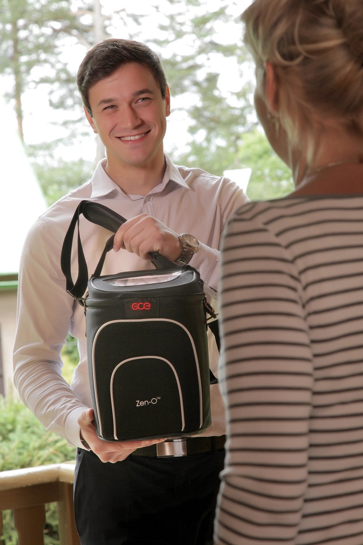 NEW GCE Zen-O™ Portable Oxygen Concentrator with 1 X 12 Cell Battery - The Oxygenstore